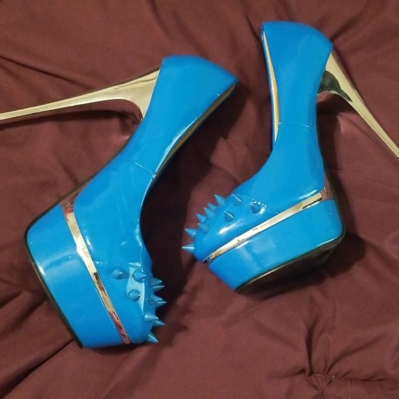 Sky Blue Spike Toe Chrome Stiletto Platform Pumps - Picture 2 of 8